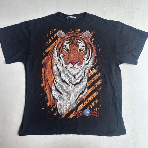 Vintage Tiger Ringling Bros Barnum & Bailey Circus Tee Shirt - Picture 1 of 5